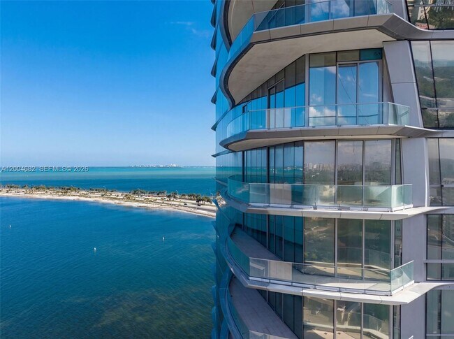 Building Photo - 175 SE 25th Rd