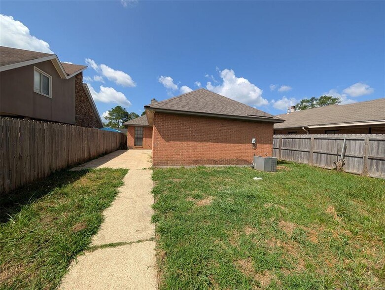 Building Photo - 3242 Gatsby Ln