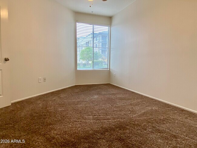 Building Photo - 1701 E Colter St