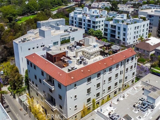Building Photo - 443 N Palm Dr