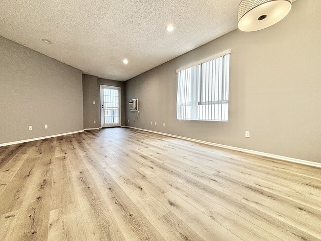 Building Photo - 3759 S Canfield Ave