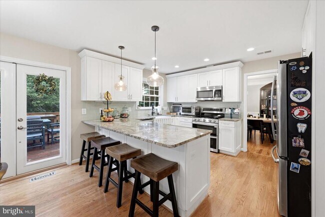 Building Photo - 911 Riva Ridge Dr