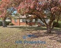 Building Photo - Beautiful Donelson Home!