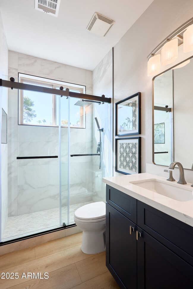 Building Photo - 3202 E Orange Dr