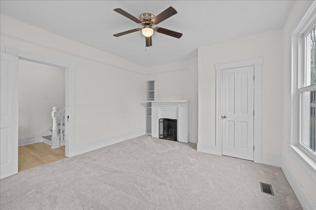 Building Photo - 258 Douglas Ave