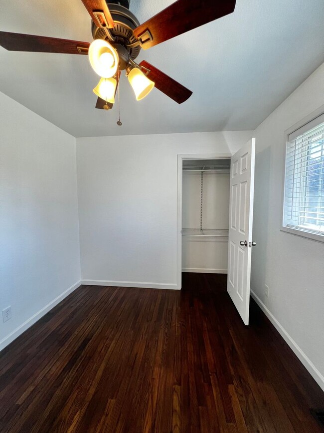 Building Photo - 3 Bedroom, 2 bath house