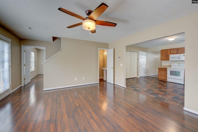 Building Photo - 1908 Lake Carolina Dr