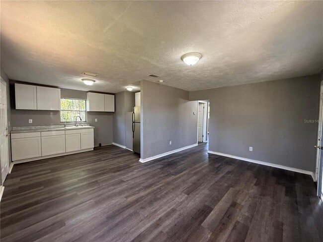 Building Photo - 203 D St