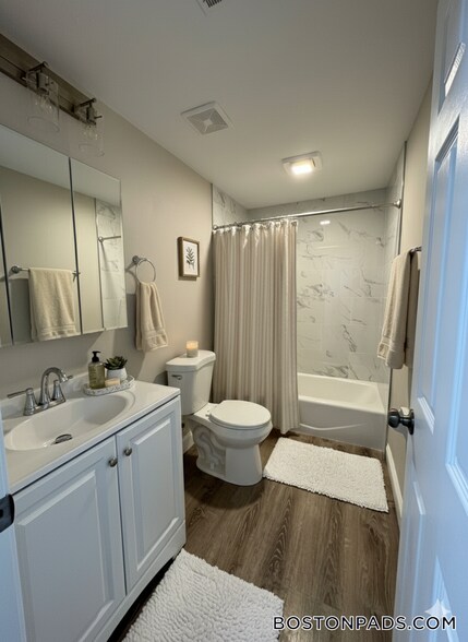 Building Photo - 21 Kenmar Dr