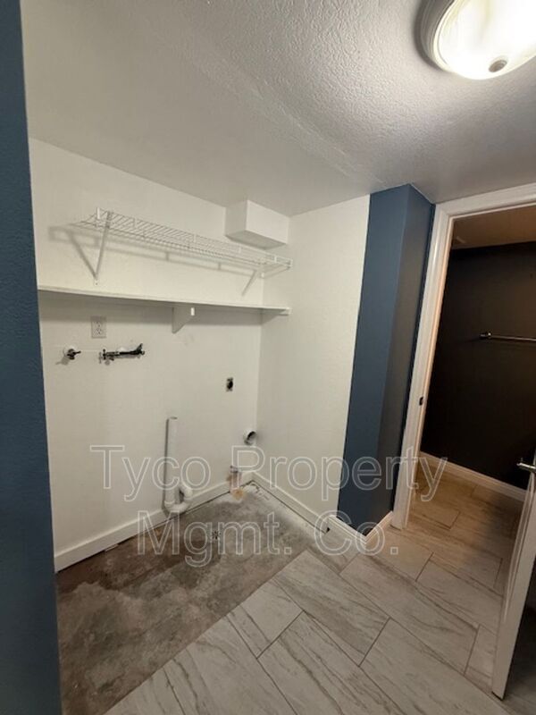 Building Photo - 1720 Melrose Ave