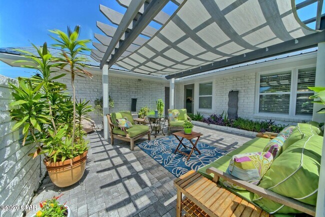 Building Photo - 263 Lullwater Dr