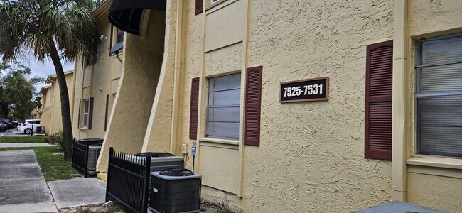 Building Photo - 7529 Abonado Rd