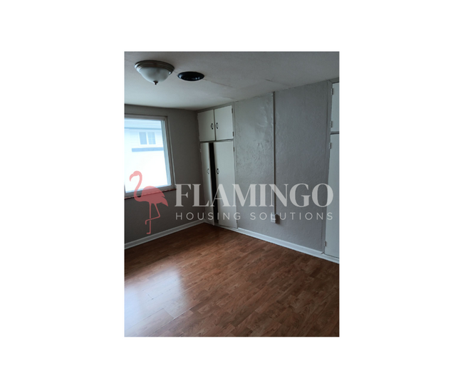 Building Photo - Comfortable 2-Bedroom Home with Garage & S...