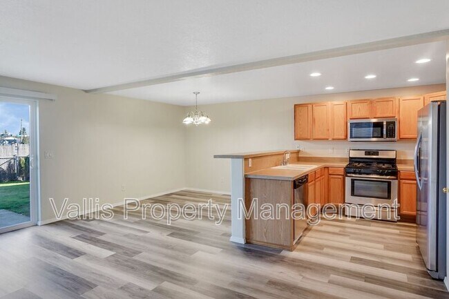 Building Photo - 4422 Remington Pl NE
