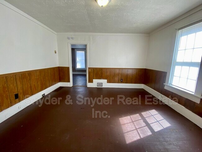 Building Photo - 678 Kling St