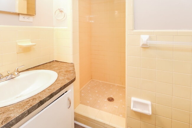 Building Photo - 2007 Garland Ave