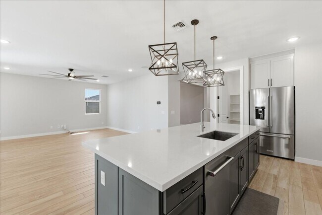 Building Photo - 2225 N 140th Dr