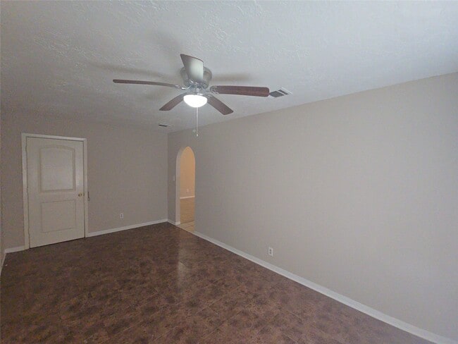 Building Photo - 618 Overbluff St