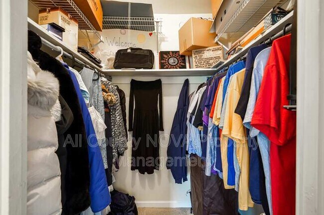 Building Photo - 11923 Parklawn Dr