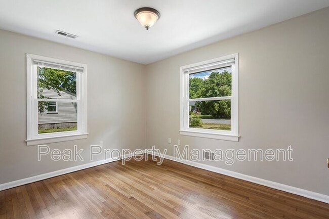 Building Photo - 1407 Northbury Ave