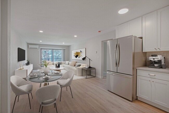 Interior Photo - Excelsior Shores