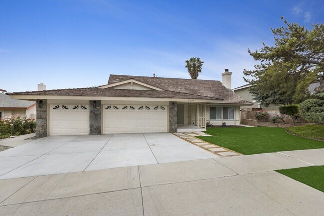 Building Photo - 27026 De Berry Dr