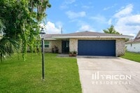 Building Photo - 528 Hamlet Dr