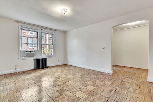 Building Photo - Charming 1-bedroom co-op unit