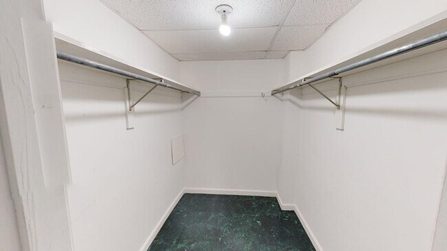 Building Photo - 975 Murray Ln