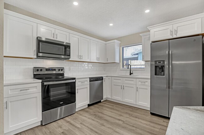 Building Photo - 1210 Skylark Ln