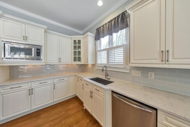 Building Photo - 11180 W Rd