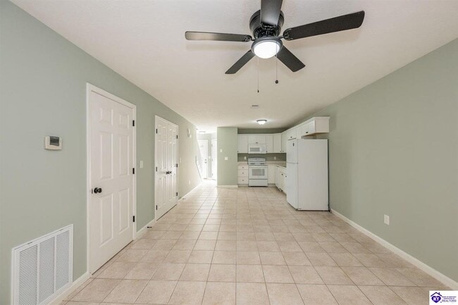 Building Photo - 115 Poplar Cir