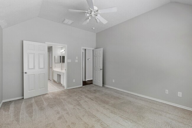 Building Photo - 18111 Stone Trail Manor Dr