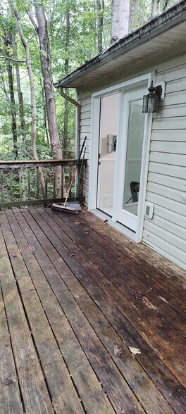 Back Deck - 6344 Winston Pl