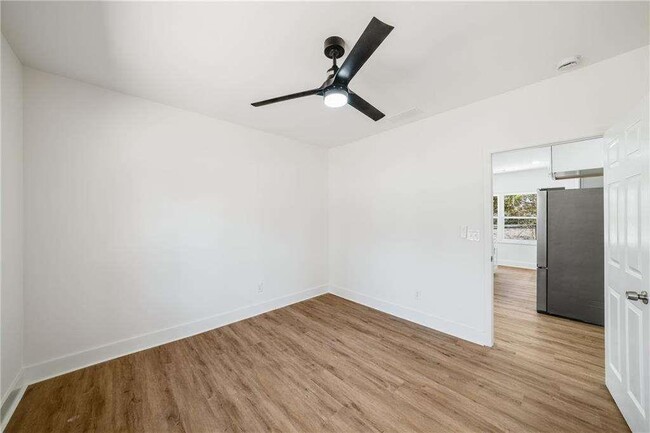 Building Photo - 936 Byron Dr SW
