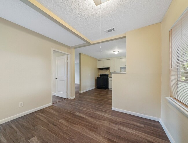 Building Photo - 2509 Lancaster Ln