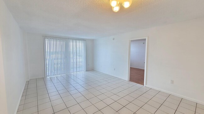 Primary Photo - 15600 NW 7th Ave