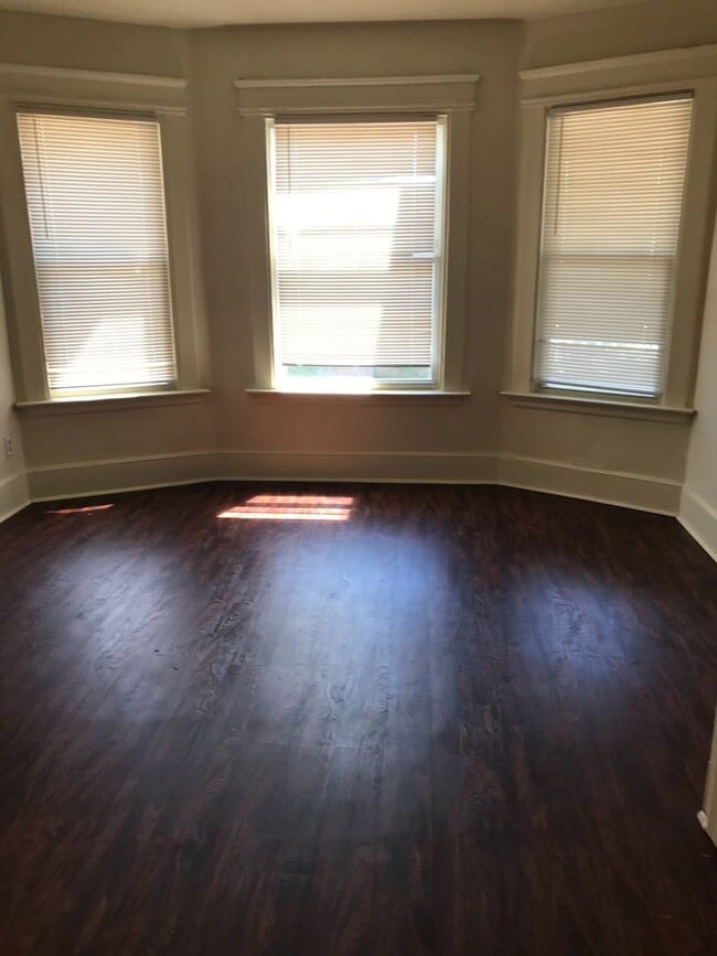 Building Photo - DICKERMAN