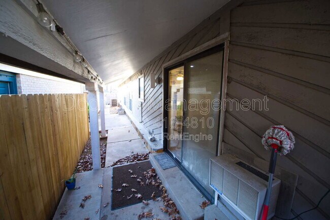 Building Photo - 3302 E 83rd Pl