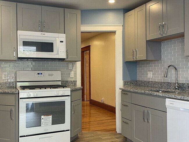 Building Photo - 23 Lothrop Ave