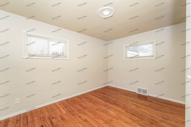 Building Photo - 6350 Meadowbrook Rd