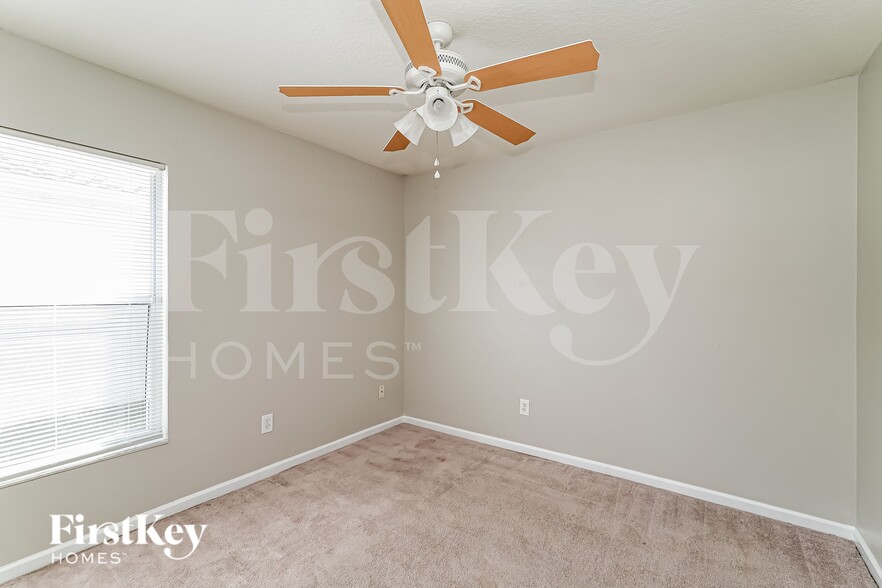 Building Photo - 12430 Midpointe Dr