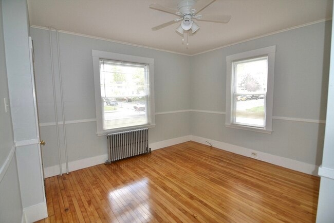 Building Photo - 208 Irving St