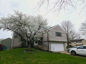 Building Photo - 800 W Beechtree Ln