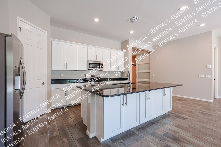 Building Photo - 3865 E Dogwood Pl