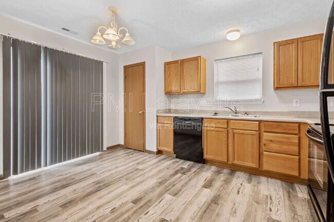 Building Photo - 2361 Maxwell Dr