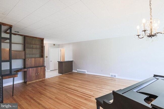 Building Photo - 3219 Northbrook Rd