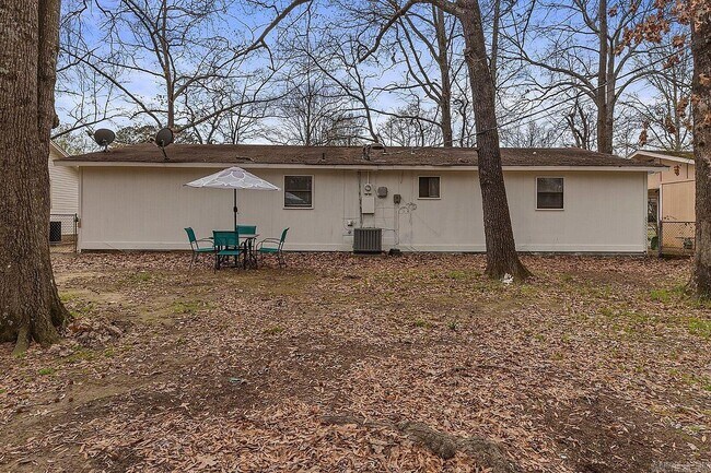 Building Photo - 511 Briar St