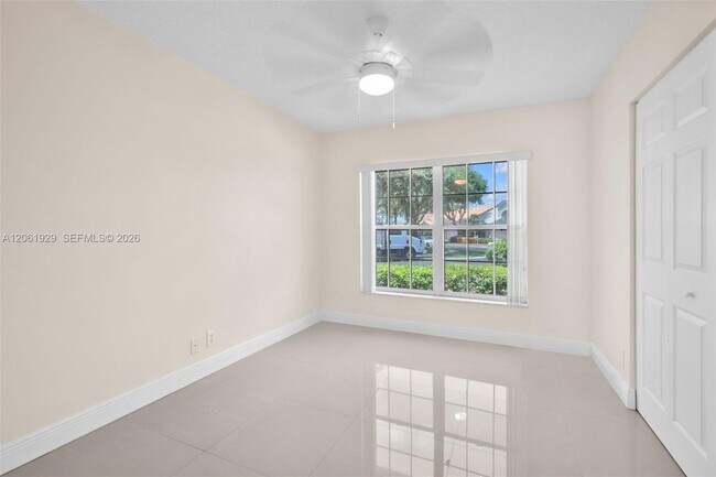 Building Photo - 17194 Ventana Dr