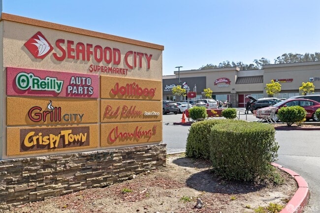 Building Photo - 2210 Gellert Blvd